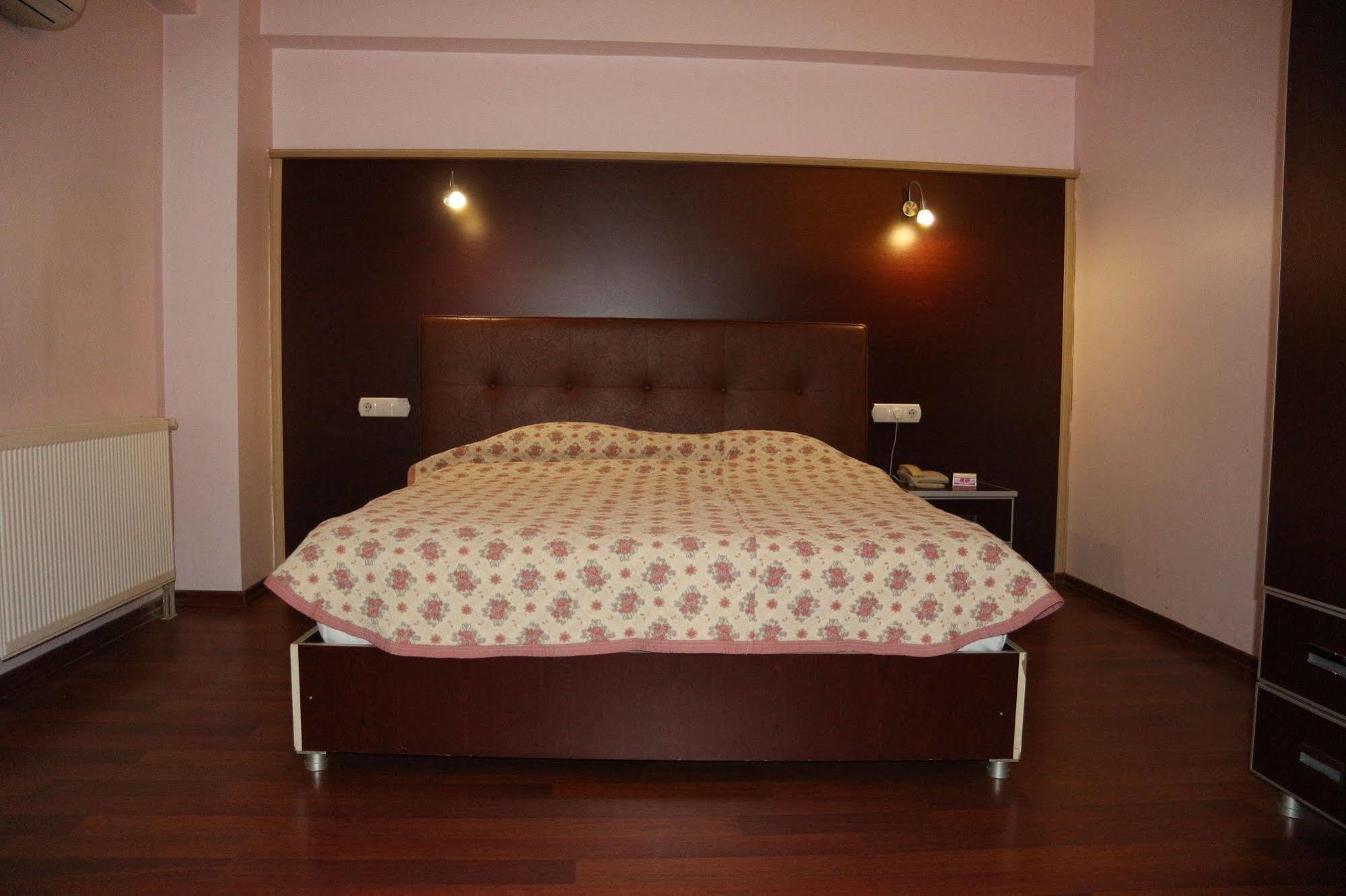 Metropolis Hotell Torbalı Eksteriør bilde